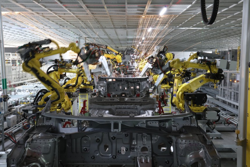 HD현대로보틱스의 산업용 로봇 제품