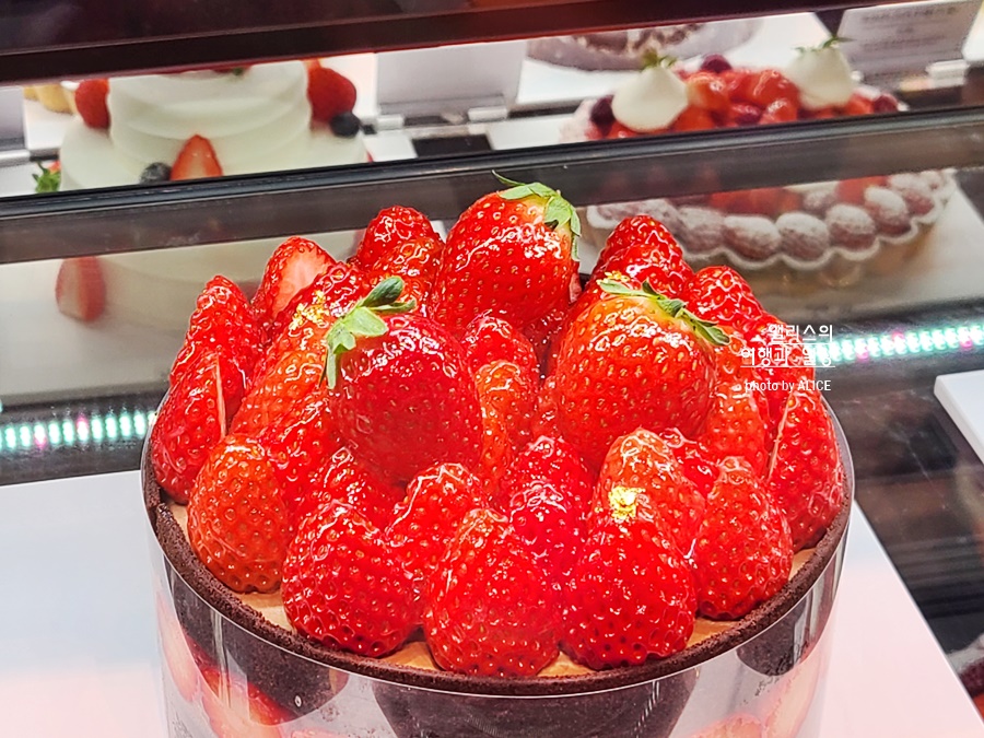 파리크라상 더 현대 서울 딸기 메뉴 디저트 케이크 타르트 티라미수 가격