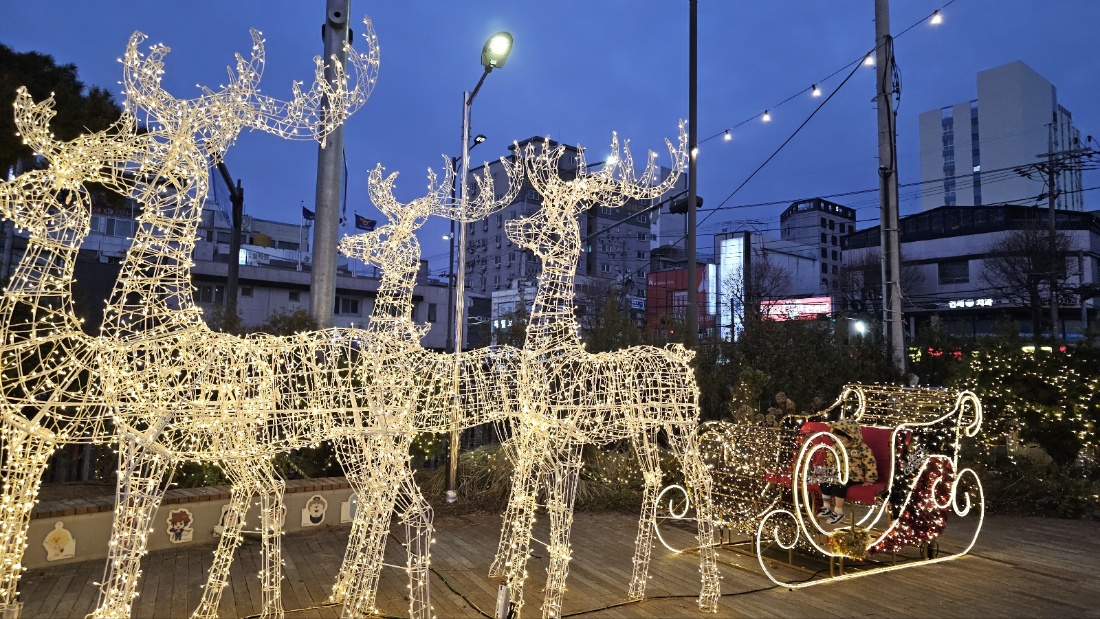 오산시의 미리 메리 크리스마스 '오! 해피 산타 마켓'-In Osan: Oh! Happy Santa Market