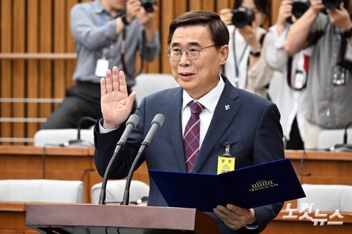 ‘이종석 국정원장 후보자’ 청문보고서 채택 무산, 정치권의 ‘발목잡기’ 논란
