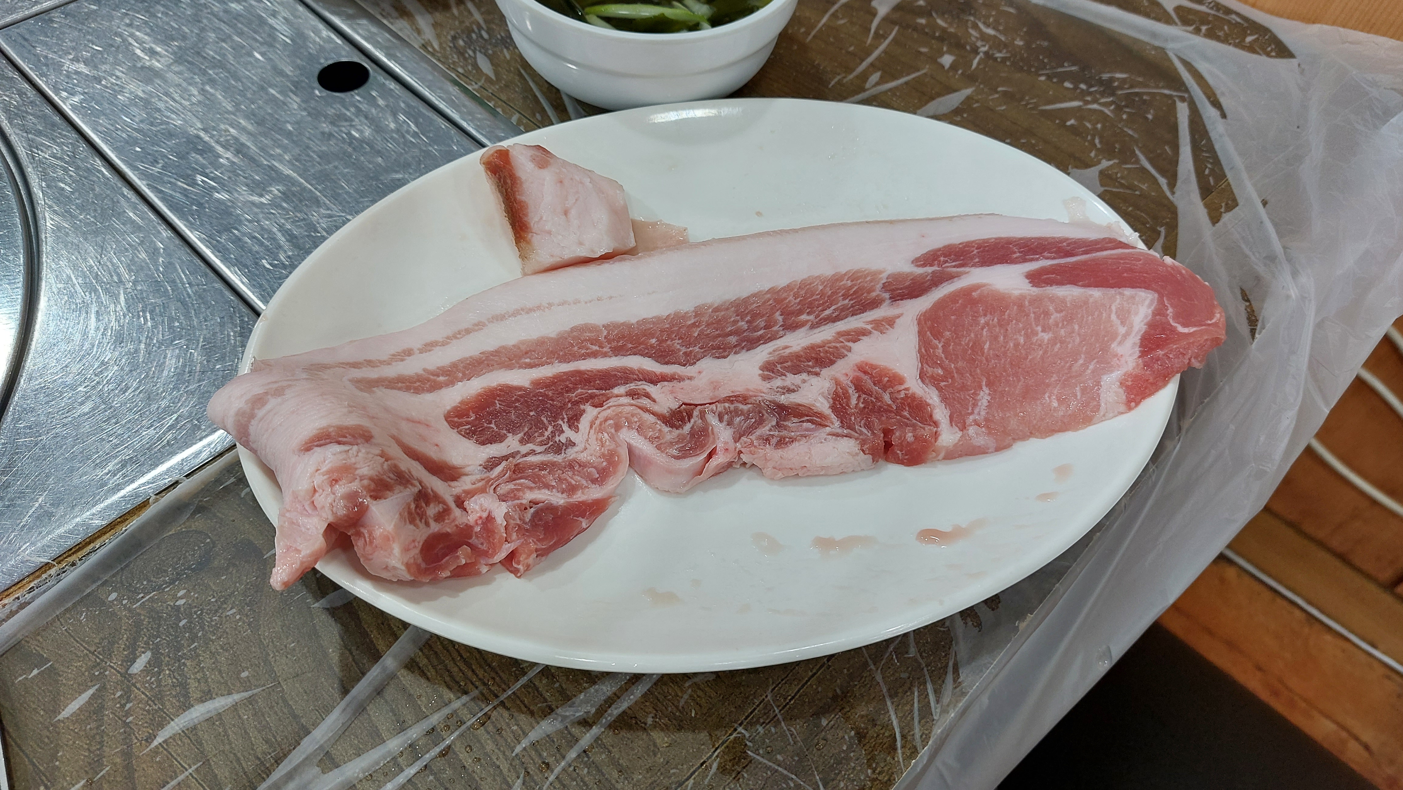 한판 고기 올리고 남은 고기