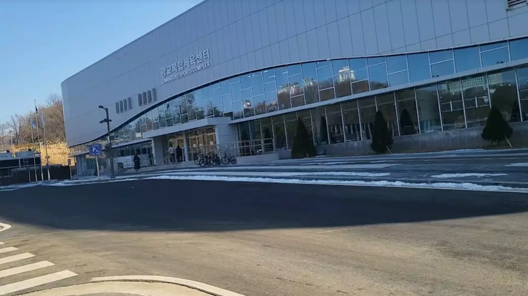 광교복합체육센터에서 스케이트 타고 놀았어요