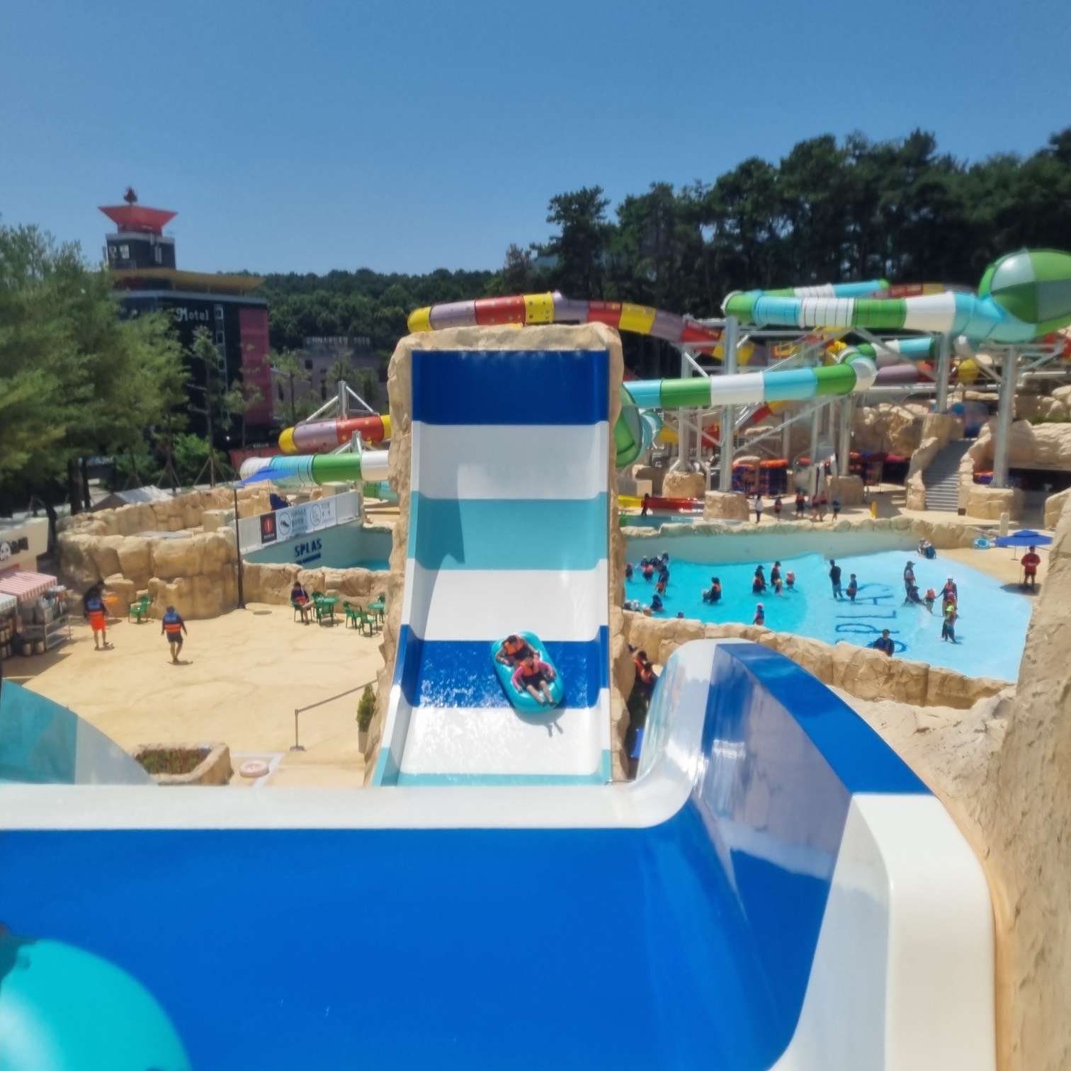 2025 덕산 스플라스 워터파크│온천수 워터파크&middot;워터슬라이드&middot;스파존 완전정복