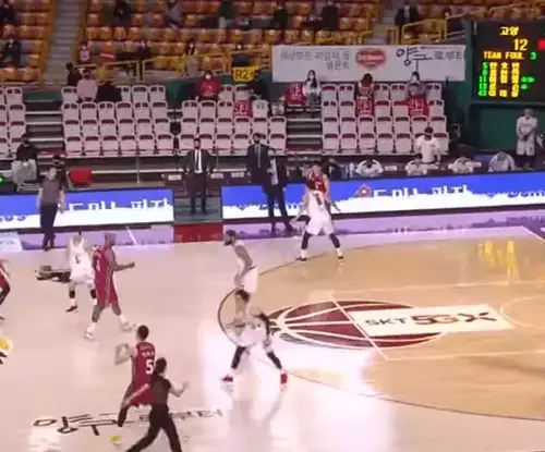 이관희 스포츠영상 레이업슛 하는 장면