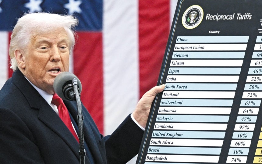 지난달 2일 도널드 트럼프 대통령이 백악관에서 주요 교역국들의 상호 관세율을 발표하고 있다.