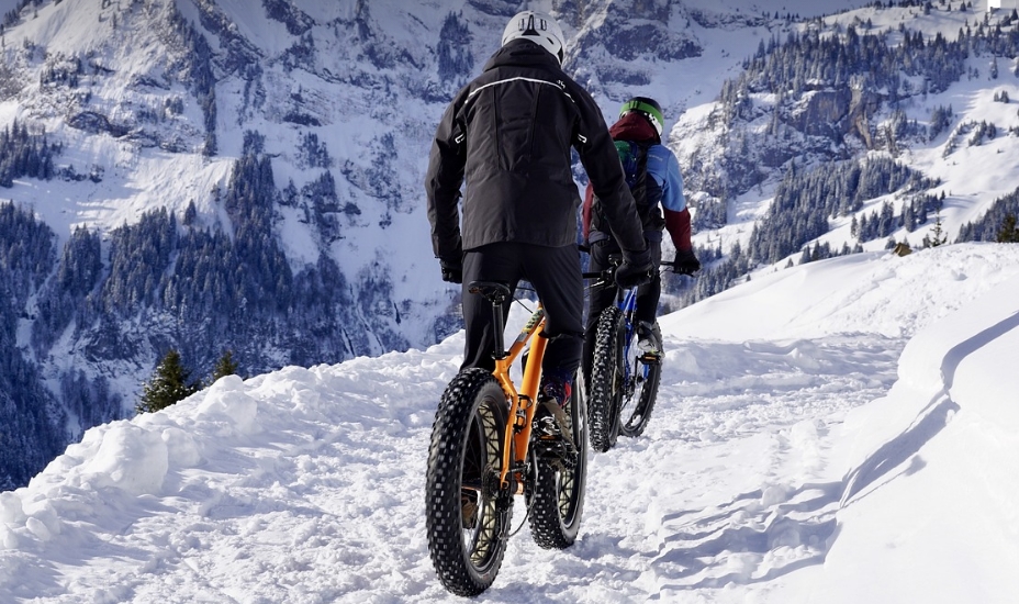 전기 자전거 출퇴근 이미지 사진