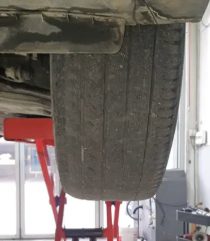 타이어 한쪽만 마모되는 문제