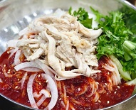 초계비빔국수