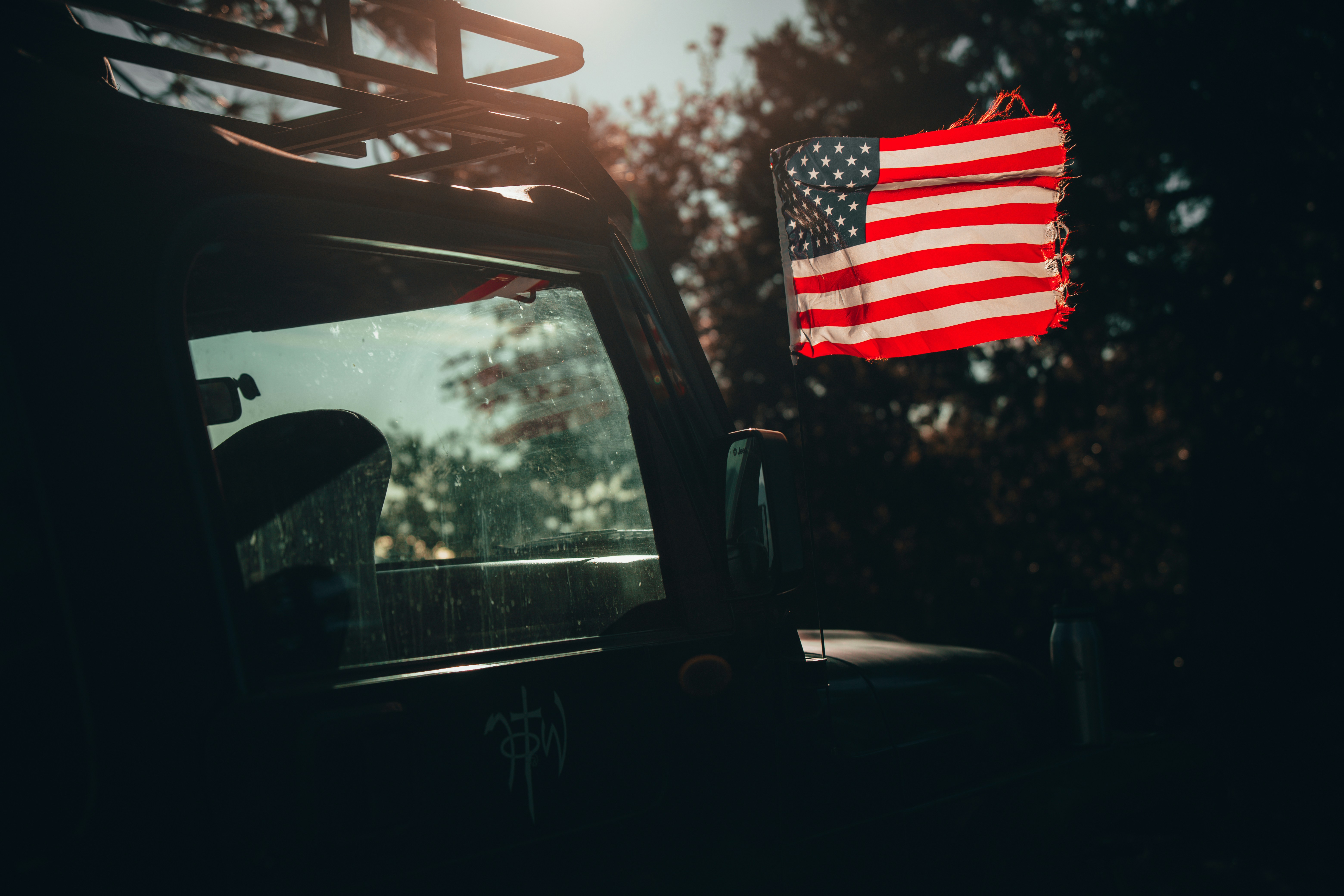 미국 국기를 달고 있는 자동차 관세 상징 이미지