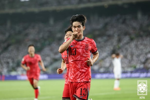 김진규선수 의 골 세레머니 사진