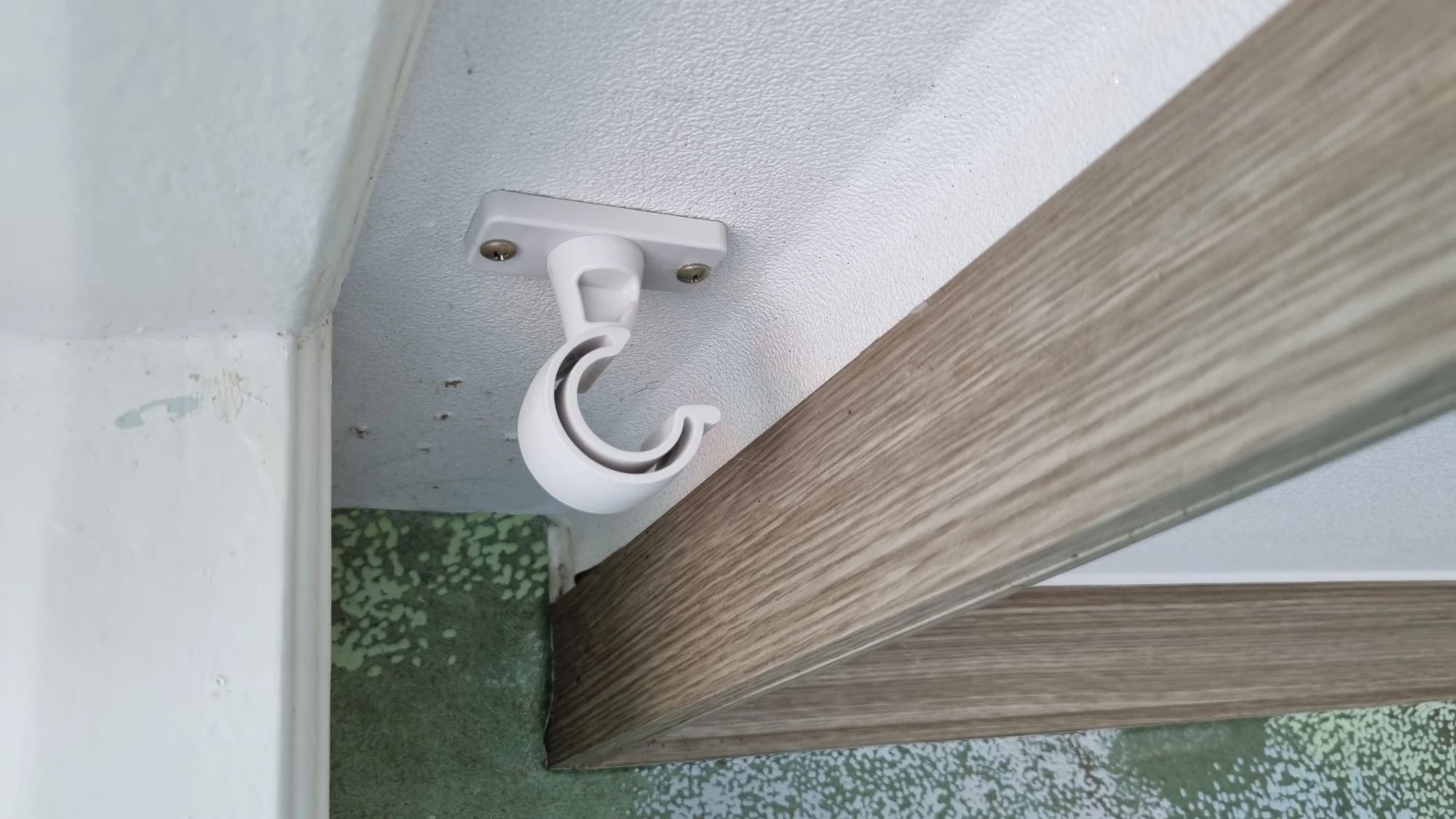 커튼봉 고정 부품