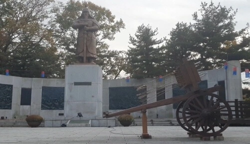 행주산성-권율장군님-동상