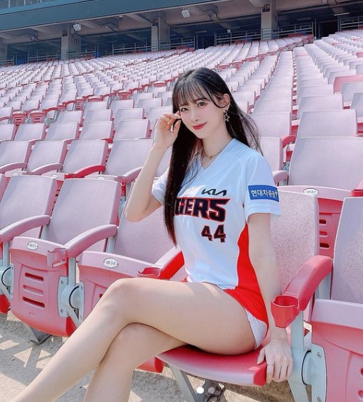 김한나 치어리더 나이 인스타 몸매 브래지어 퍼포먼스 야구 농구 결혼 남편