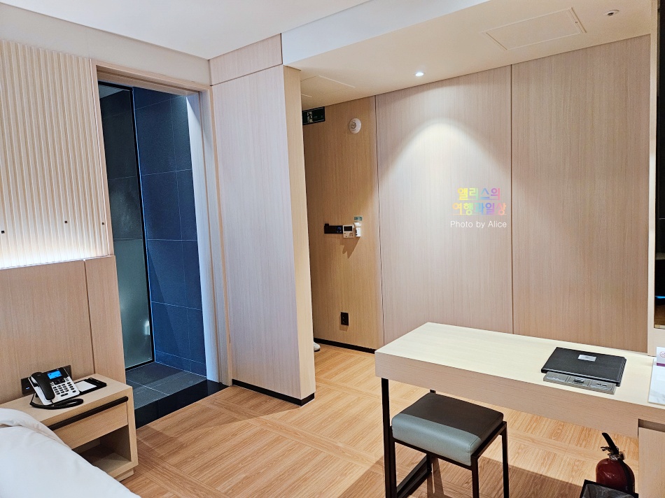 울산 전객실 오션뷰 숙소 타니베이 호텔 디럭스 더블룸 기본 객실 후기 + 조식