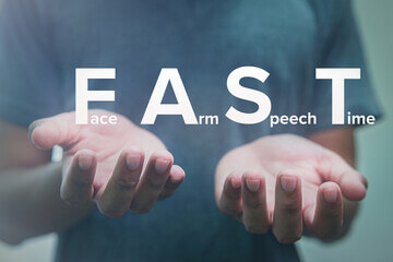 뇌경색 전조증상과 뇌졸중. 인간의 뇌는 우리 몸에서 가장 중요한 기관 중 하나입니다. 뇌를 통해 기억과 학습을 담당하고 신체 기관이 운동 기능을 수행할 수 있도록 하기 때문입니다. 뇌졸중과 뇌경색으로 심하게 손상되기 전까지는 일상생활에서 이상증상을 확인하기 어려우므로 평소에 주의를 하셔야 합니다.