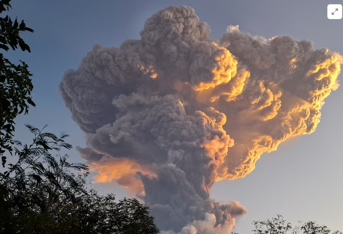 인도네시아 화산 폭발