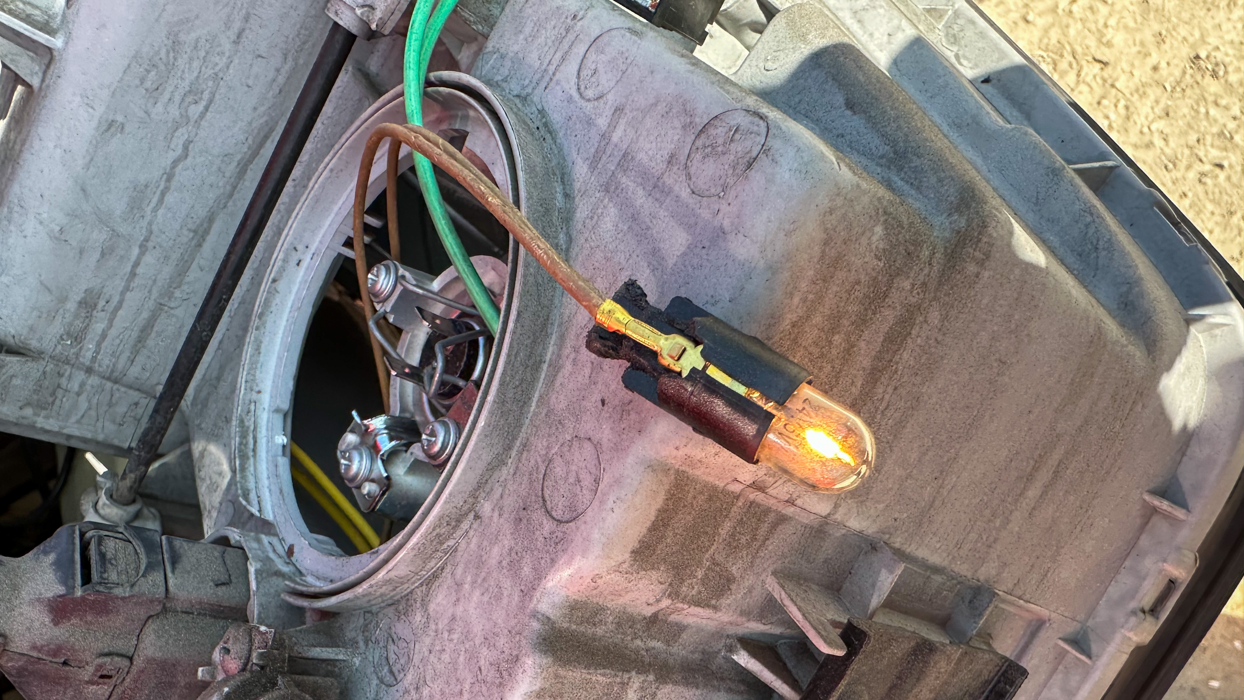 기아 그랑버드 미등 교체