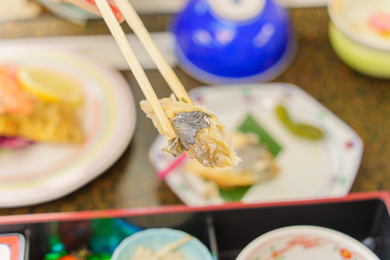 Toya Kanko Hotel: A Winter Lake View and Japanese Meals — original photograph 28