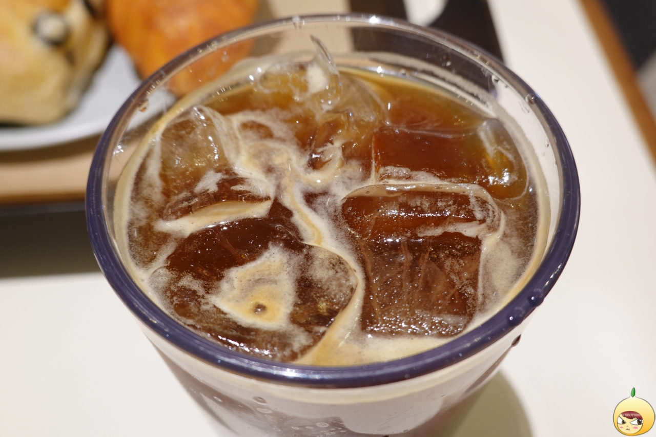 얼음 동동 아메리카노