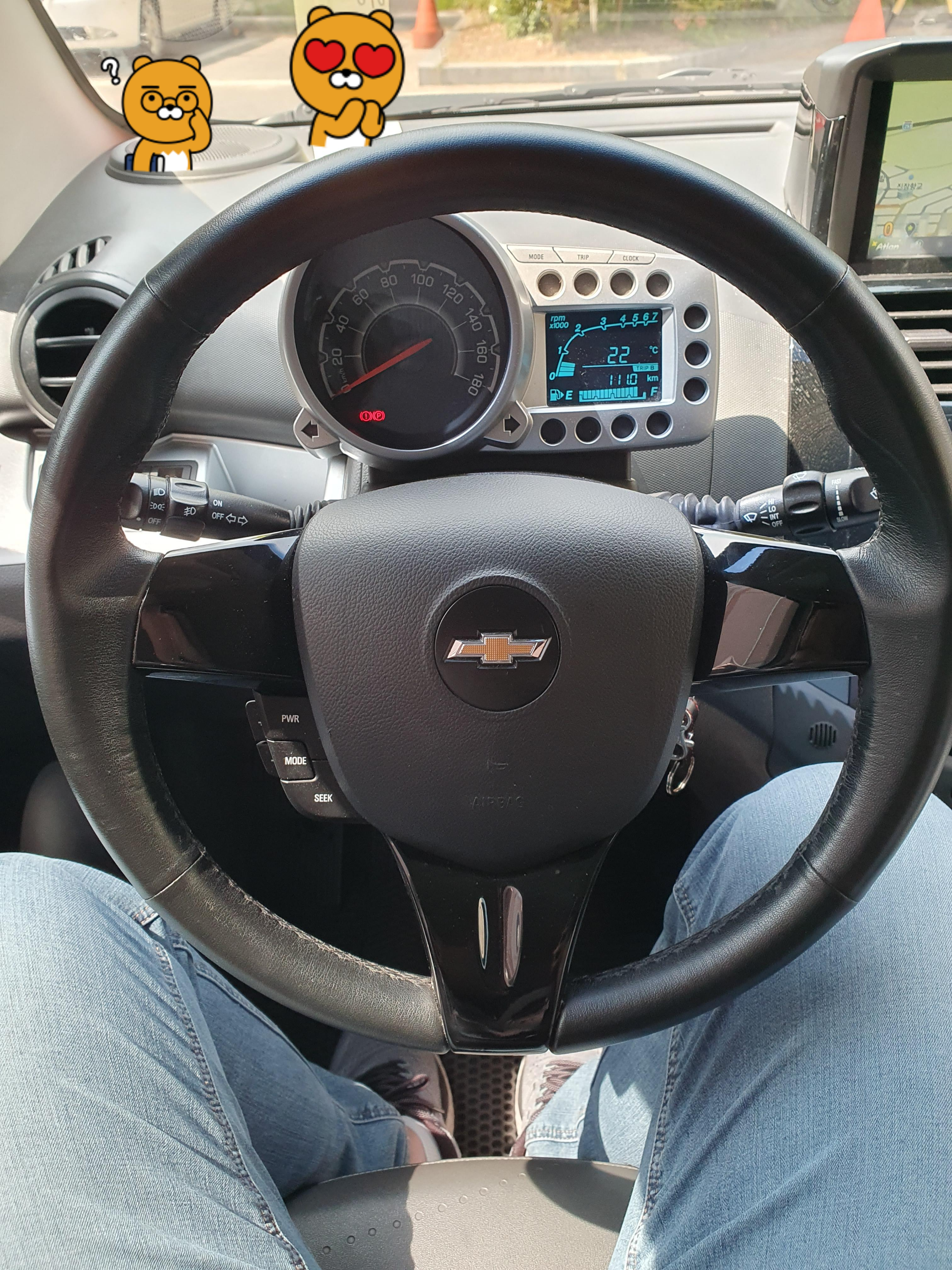 얼라이를 보고, 핸들이 정위치로 돌아왔다.