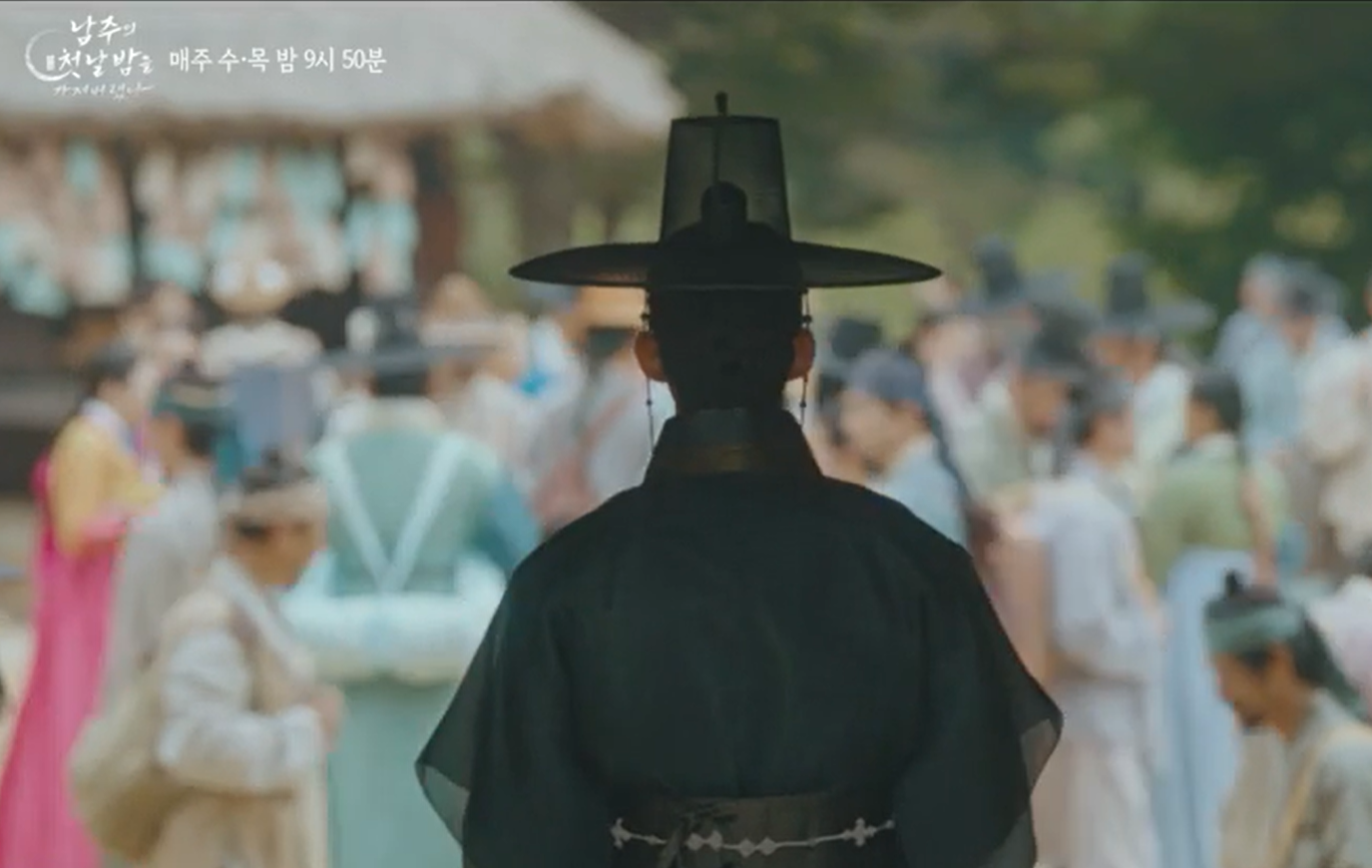 남주의 첫날밤을 가져버렸다 
