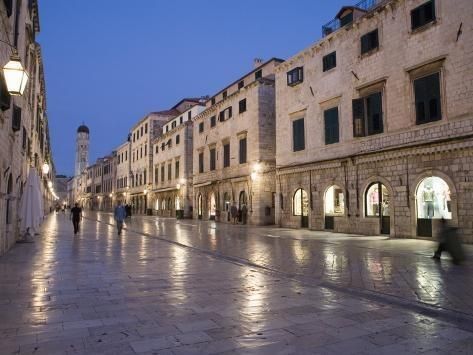 플라사 거리 (스트라둔)