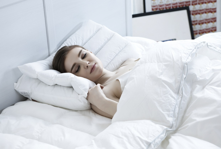 숙면을 취하는 모습 사진