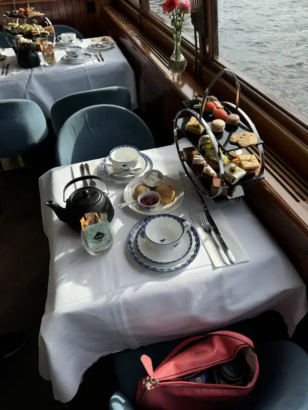 애프터눈티 사진