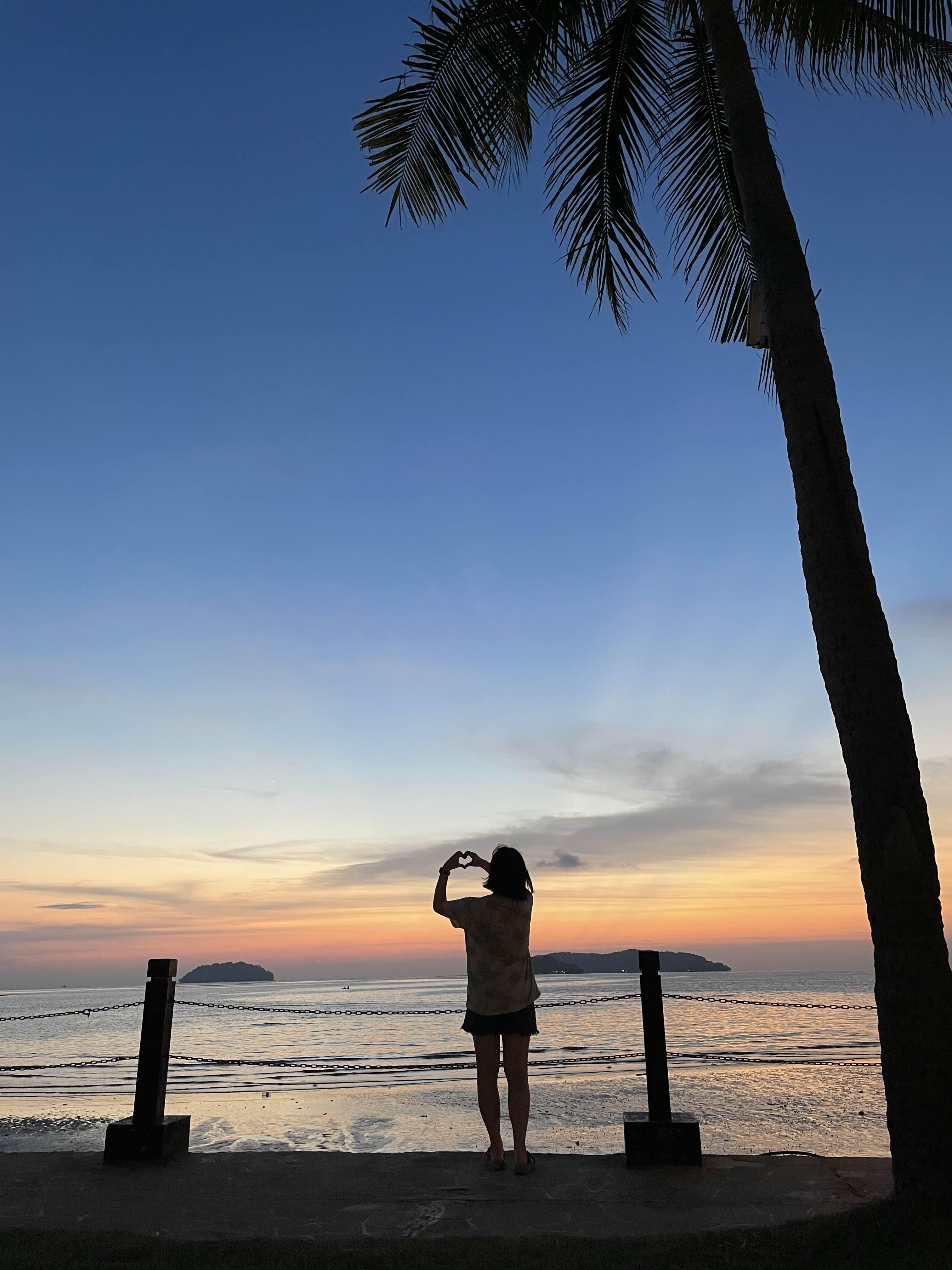 샹그릴라 탄중아루 리조트 노을배경