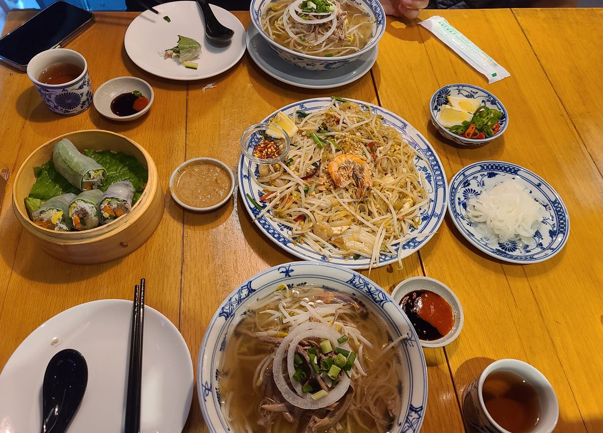 하노이의 아침 쌀국수 볶음국수