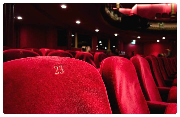 극장 이미지