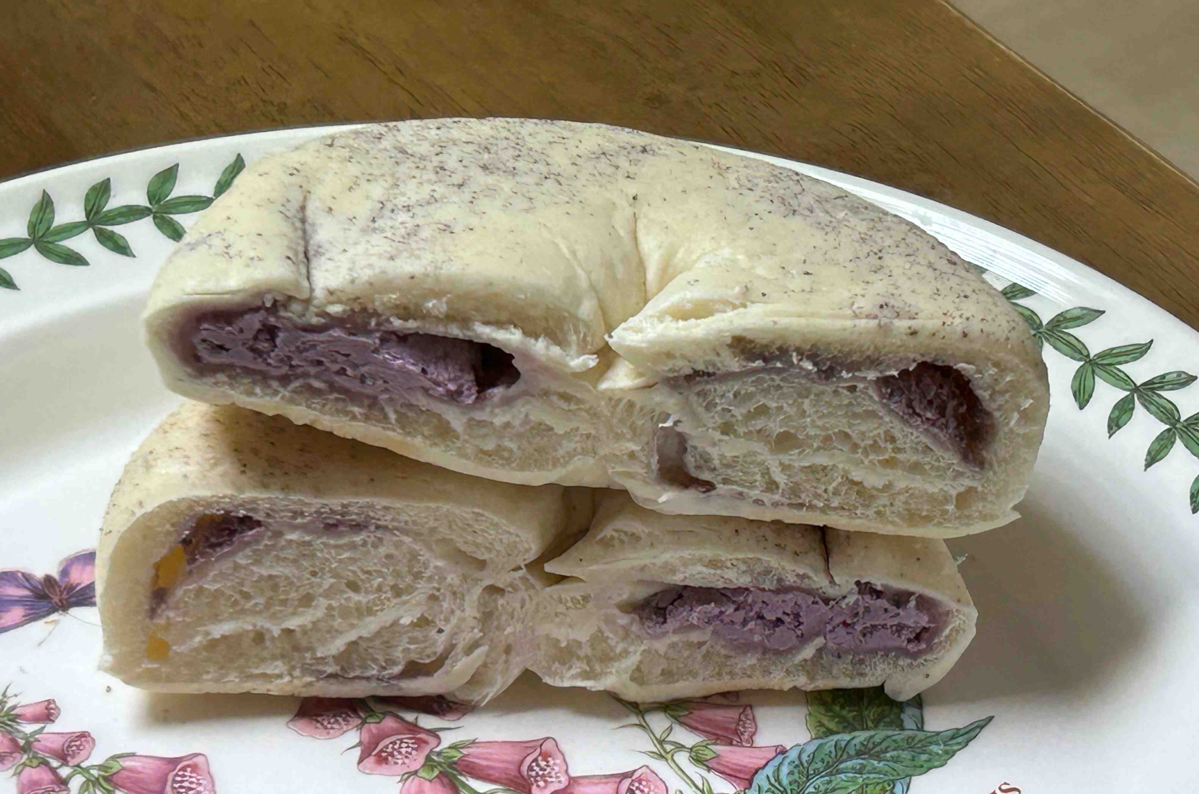 반으로 가른 모습