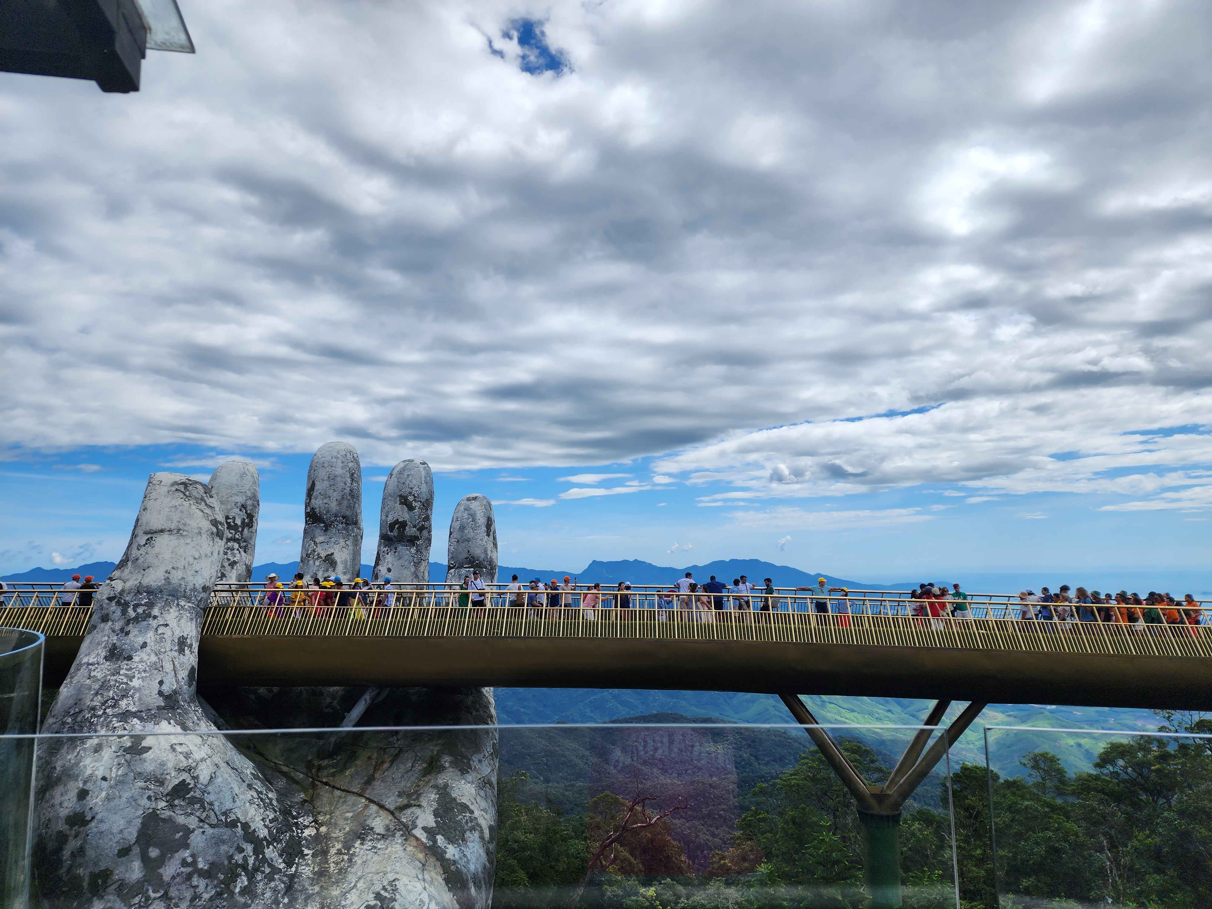 이미지-alt-태그-바나힐황금손다리