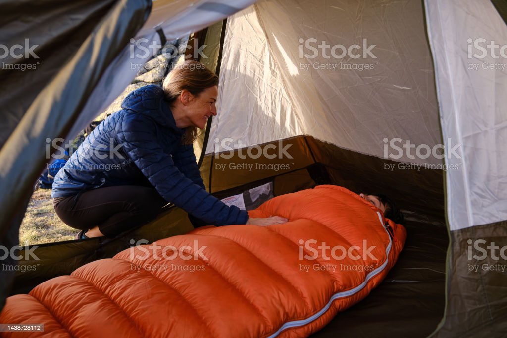 캠핑에 꼭 필요한 장비 10가지 소개 및 추천