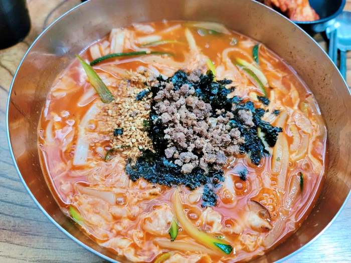 김창옥 전참시 윤두준 줄서는 칼국수집 장칼국수 강릉 맛집