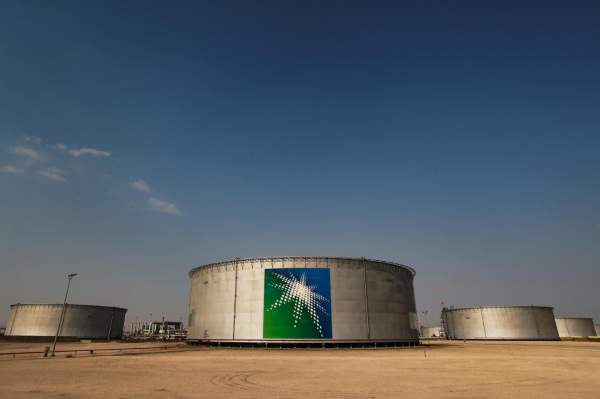 OPEC+ 원유 증산 결정 배경 분석: UAE 탈퇴 선언과 2026년 국제유가 전망 리포트