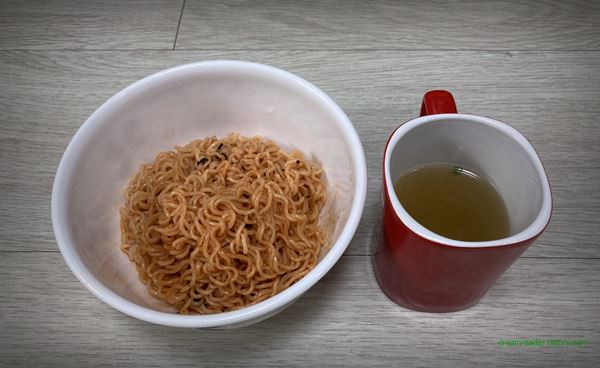 팔도 비빔면(4차 윈터 에디션,삼진 어묵) 비빔라면 2022년 6월 삼진 어묵