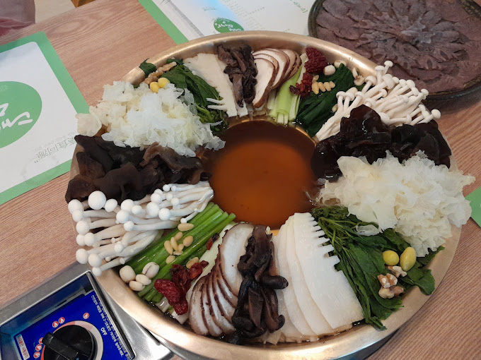 충북 제천 약초밥상 '대보명가' 본점