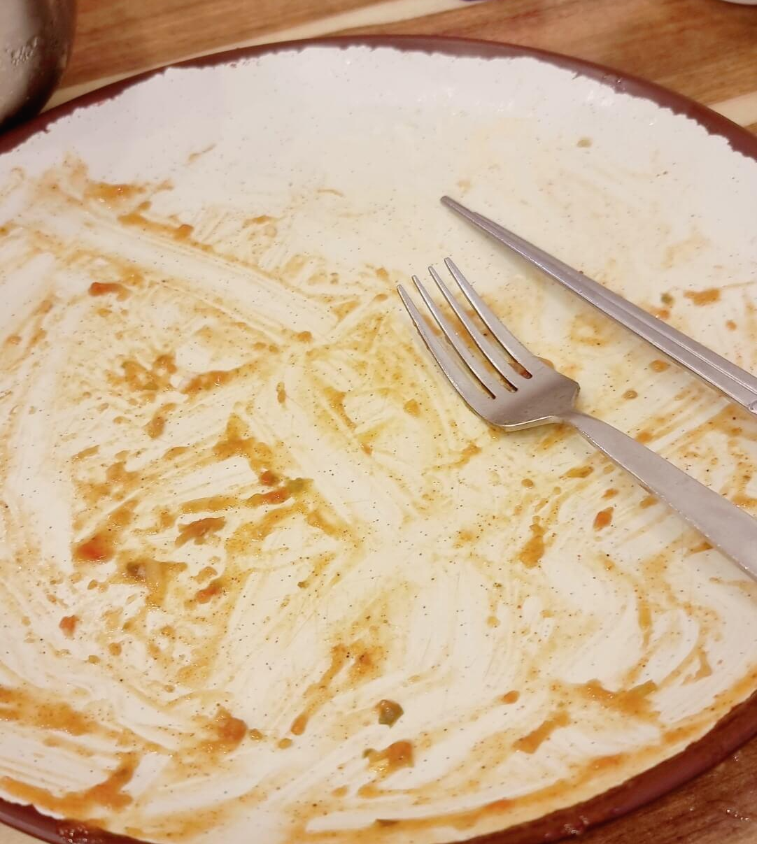 돈까스 다먹고 빈 접시 찍어봄