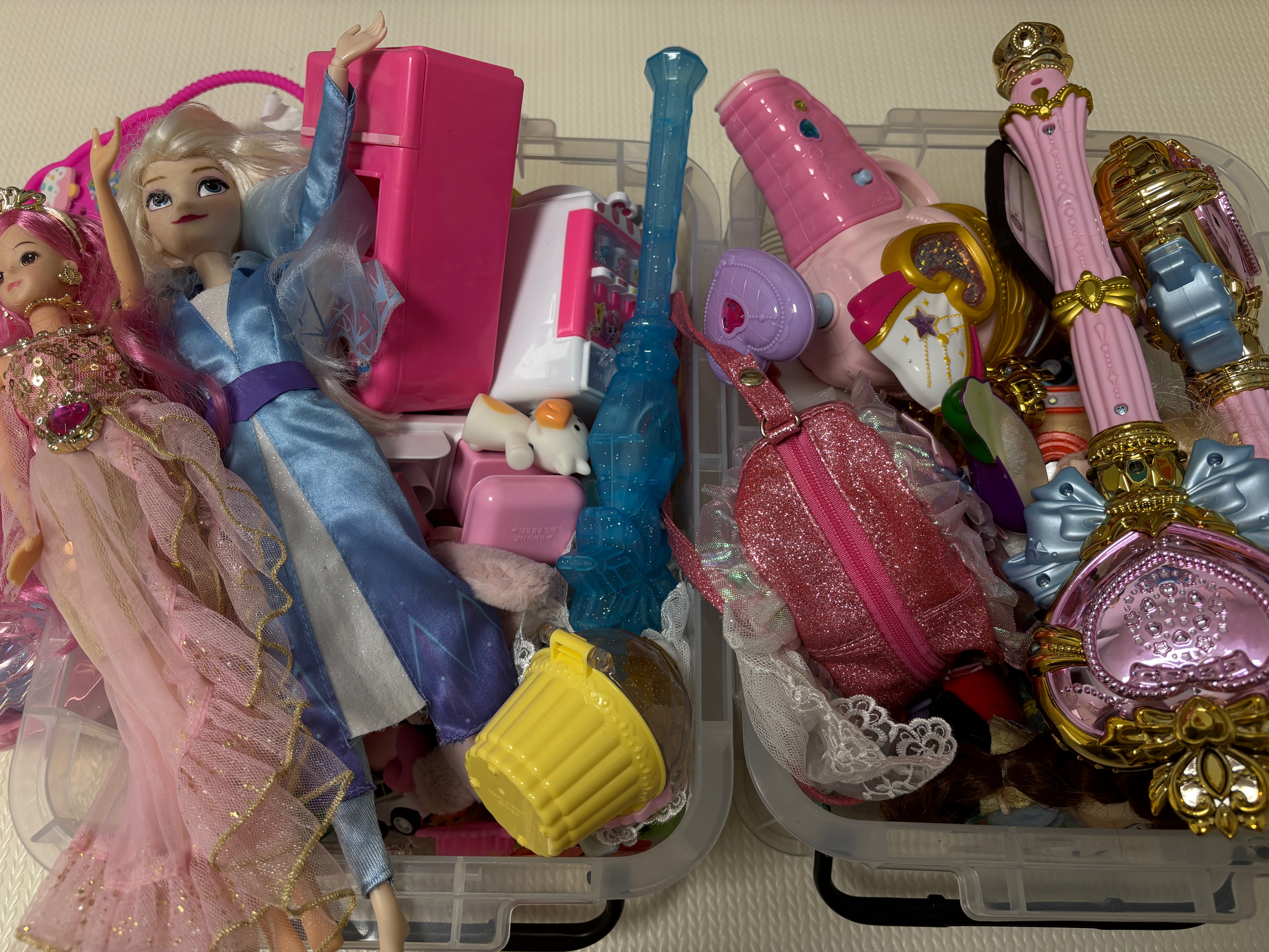 2026년 장난감 분리배출 전 다양한 아이 장난감 정리 모습