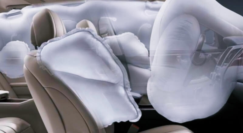 차량내부-작동된-에어백