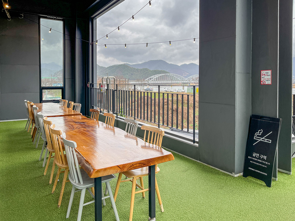 어셈블커피로스터즈 3층