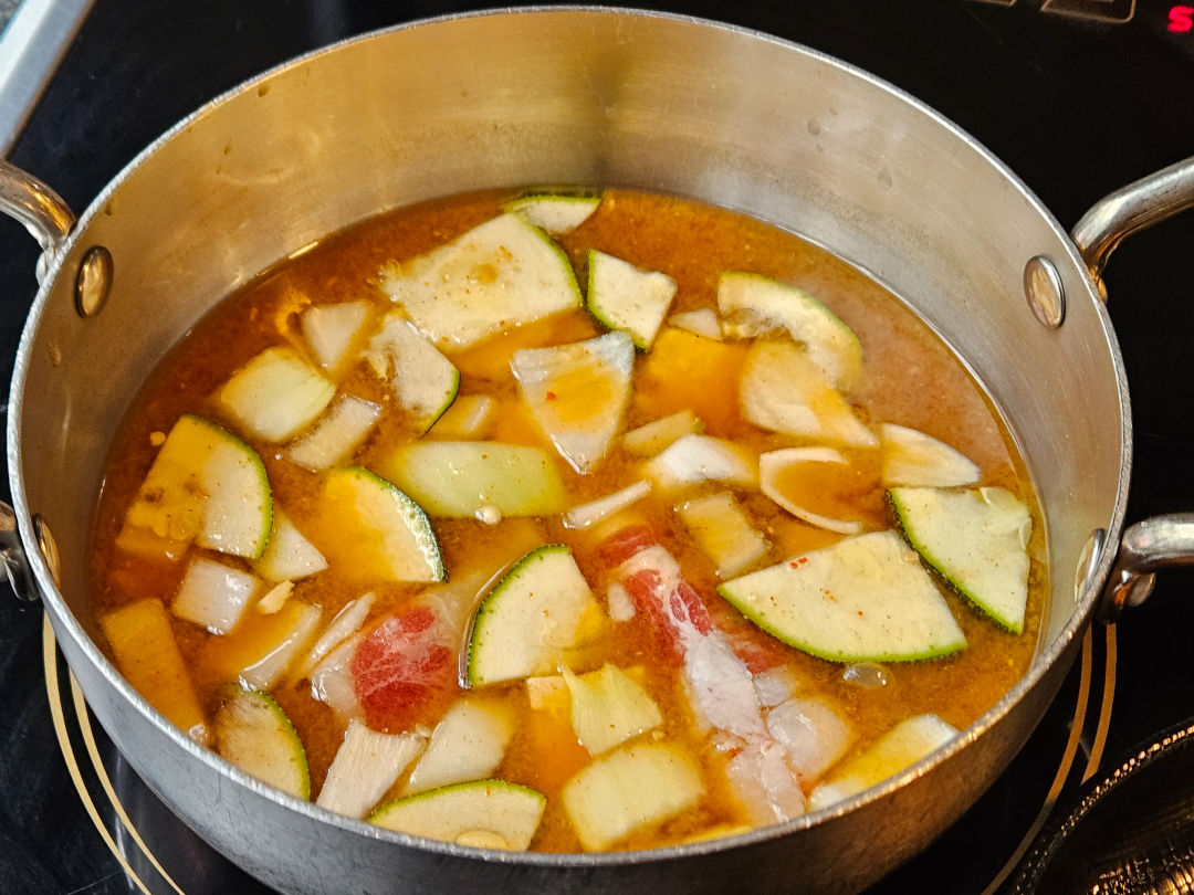 삼돌박이 수라육간 찌개