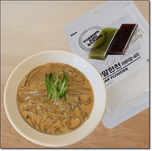 한천 분말과 우무콩국