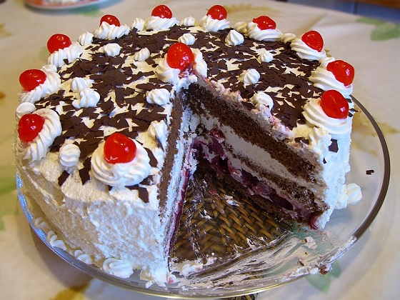 슈바르츠발더 키르쉬토르테(Schwarzw&auml;lder Kirschtorte)