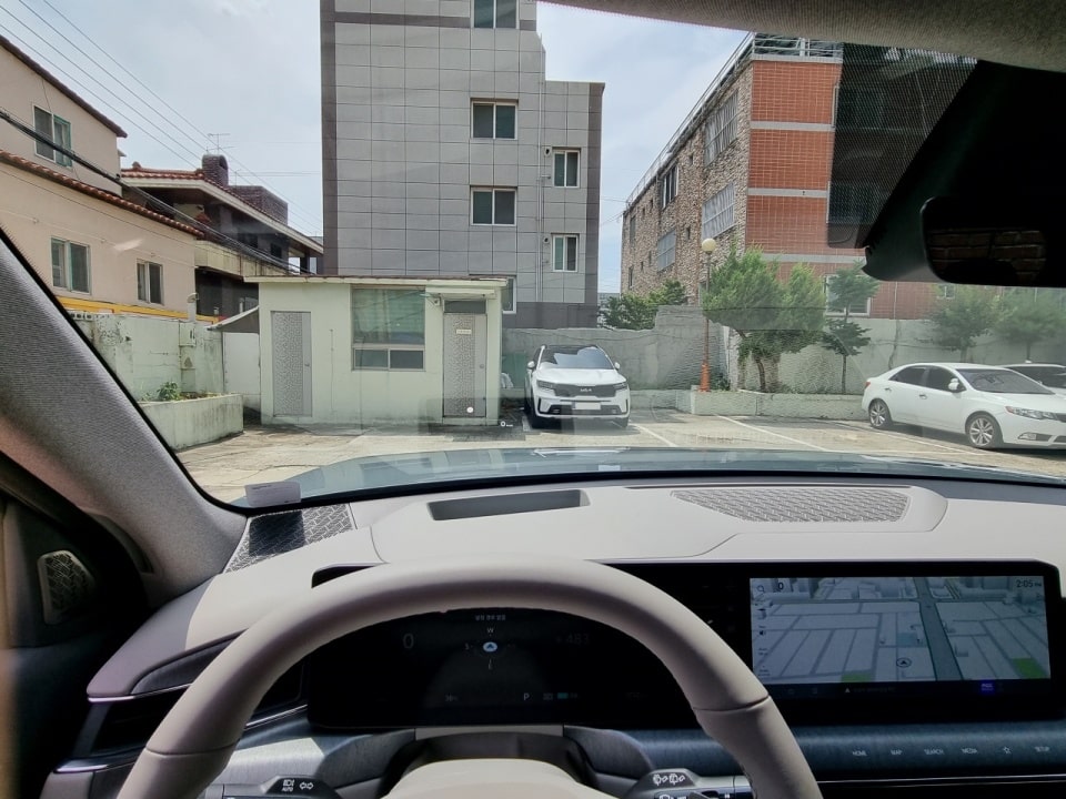 EV9 운전석 시점은 이렇습니다.