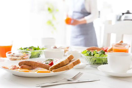 적당한 운동과 균형 잡힌 식사.