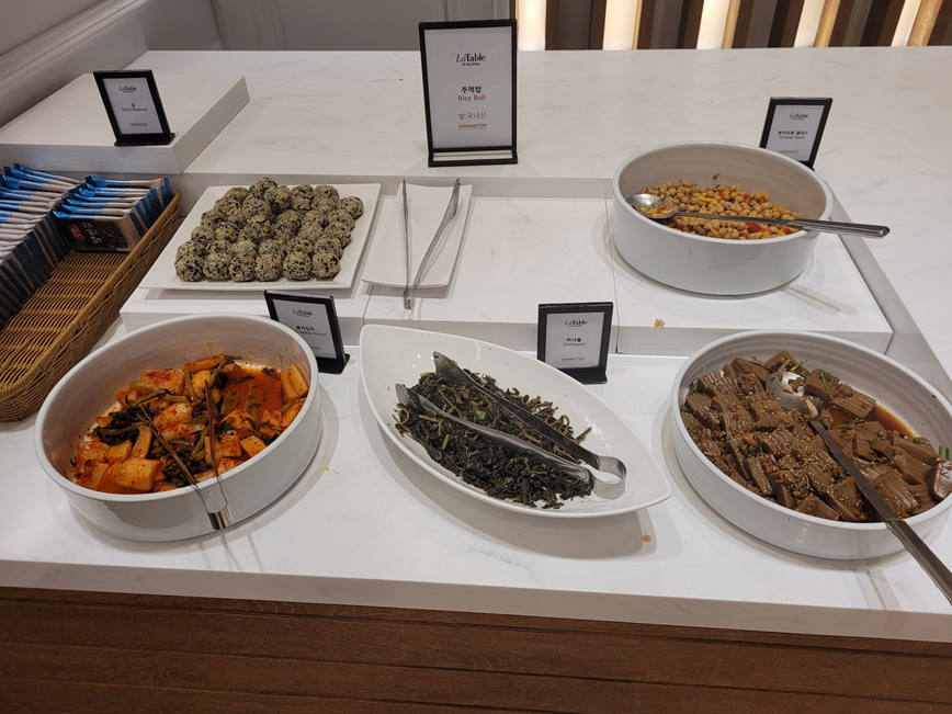 켄싱턴 평창 호텔 조식_주먹밥