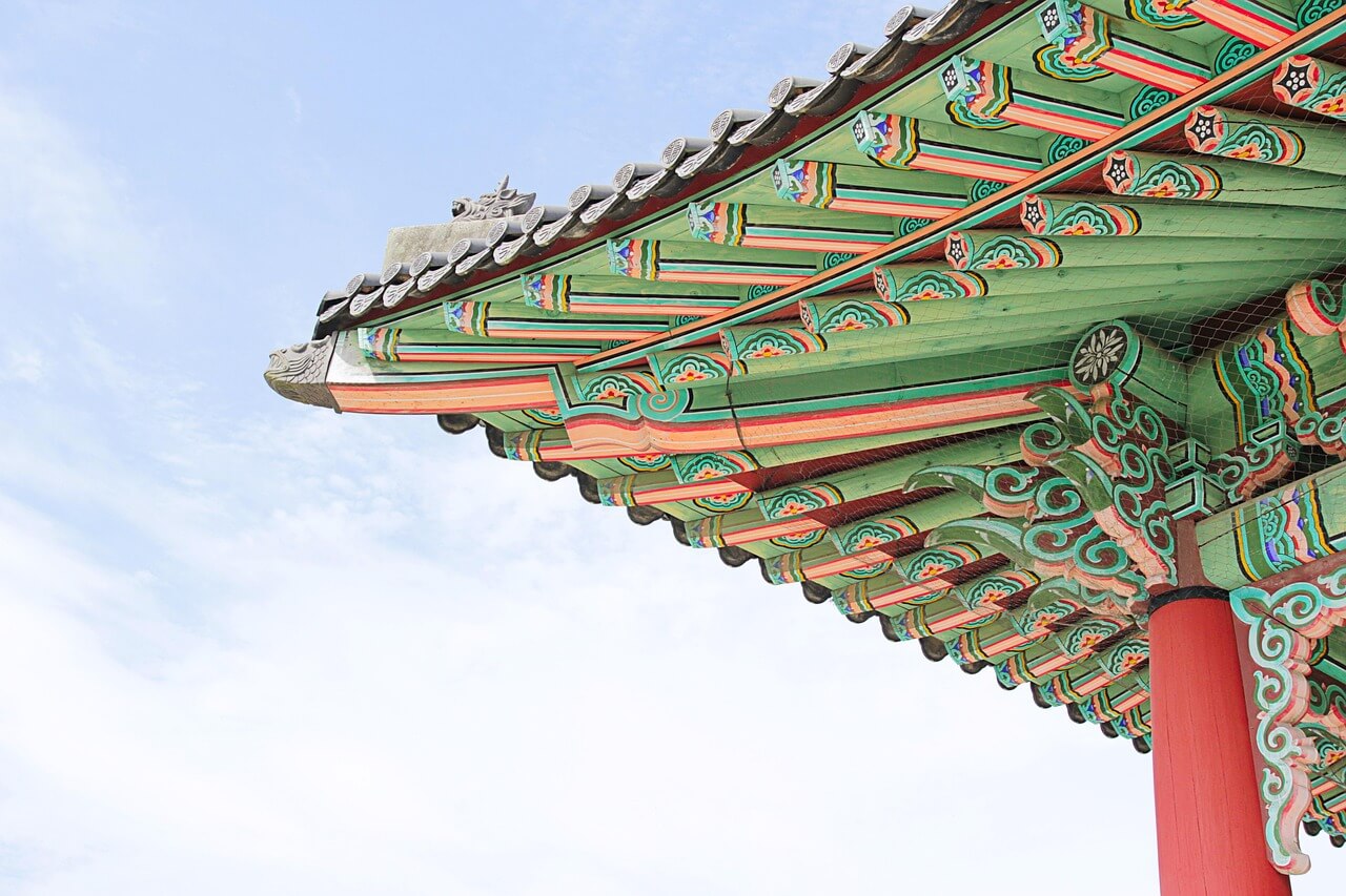조선왕릉 처마