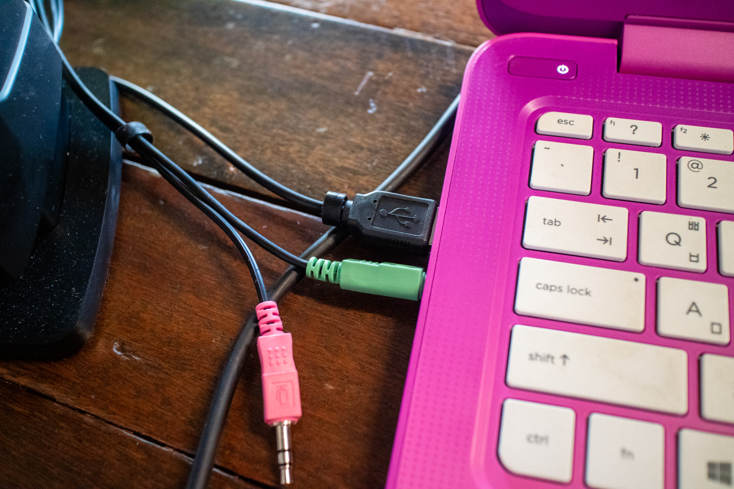 헤드셋 거치대 겸용 브리츠 2채널 USB 스피커 BE-S200U